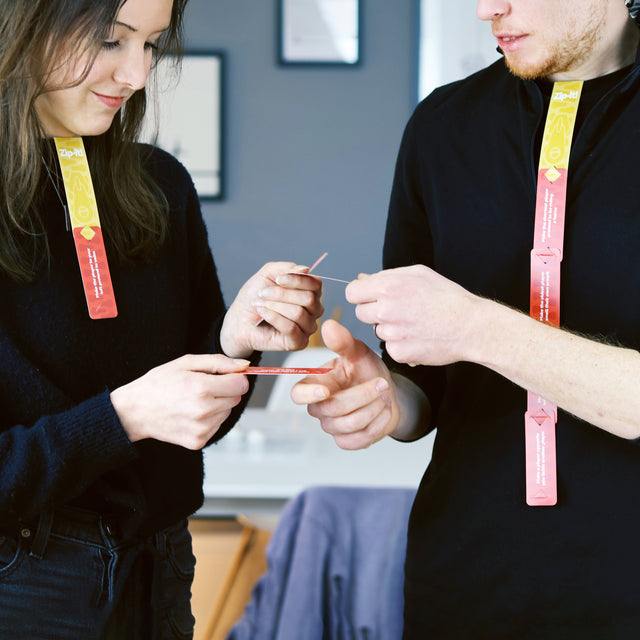 Zip-it Party Game