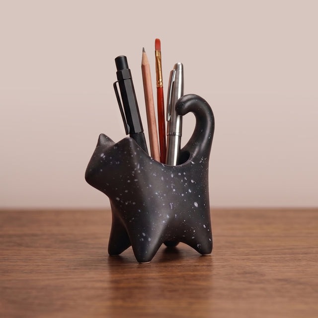 Cat Pen Pot